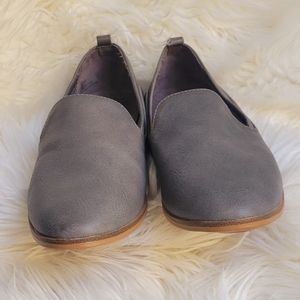 Woman's faux leather loafer shoes US 7